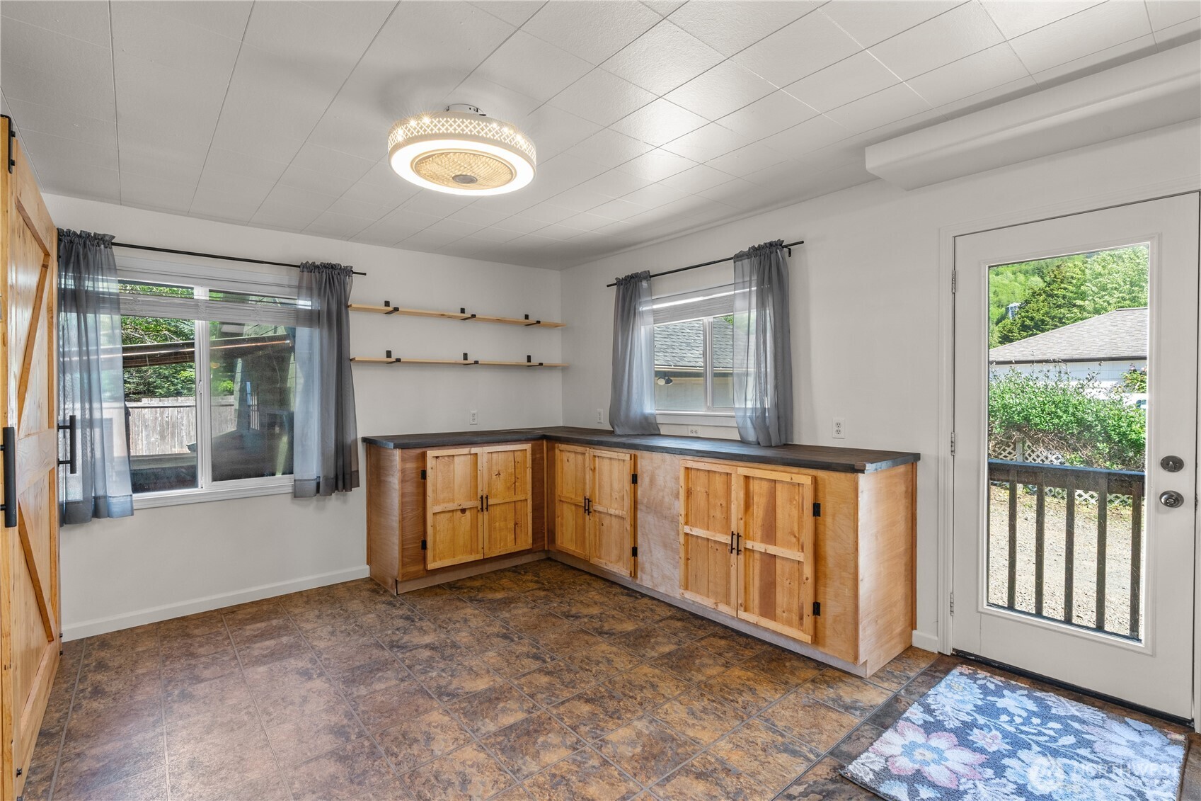 43 Camp Creek Road Montesano, WA 98563 - Photo 6 of 32 an empty room with windows