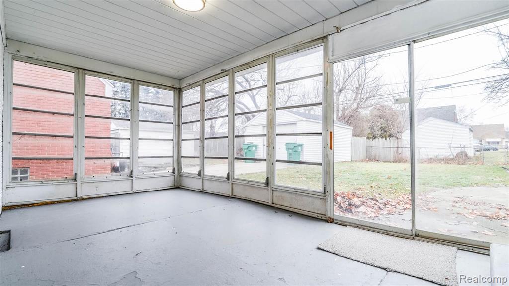 16741 East 8 Mile Road Eastpointe, MI 48021 - Photo 19 of 31