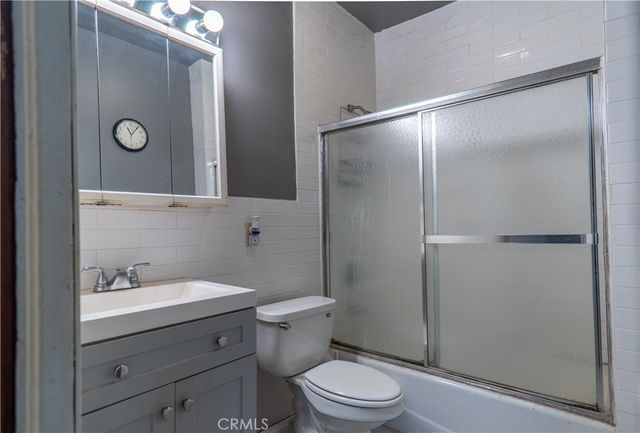 $1,058,000 | 1175 North Commonwealth Avenue, Los Angeles, CA 90029