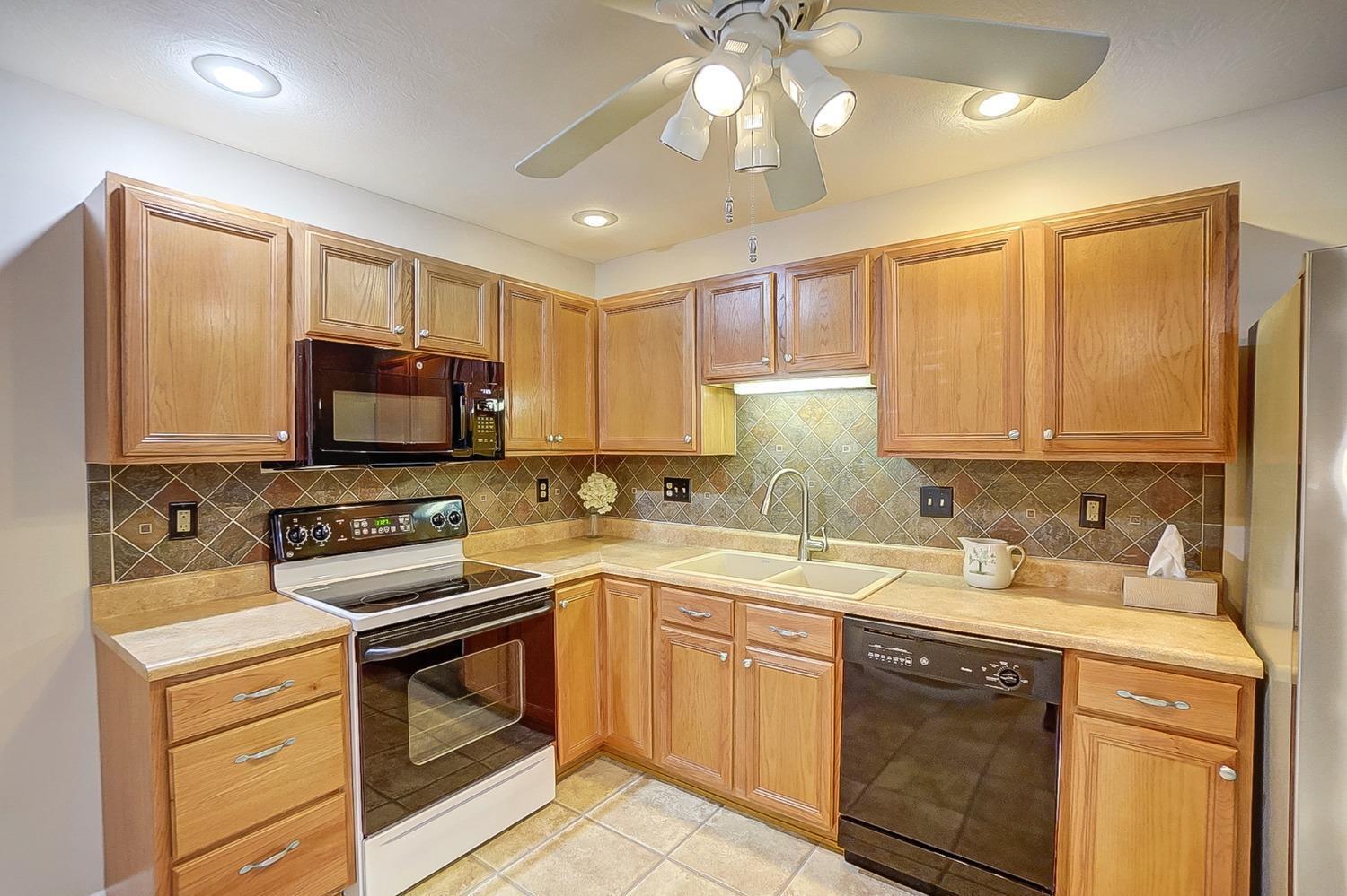 5704 Bridgetown Road, Unit 2 Cincinnati, OH 45248 - Photo 12 of 36 Gallery Image 12