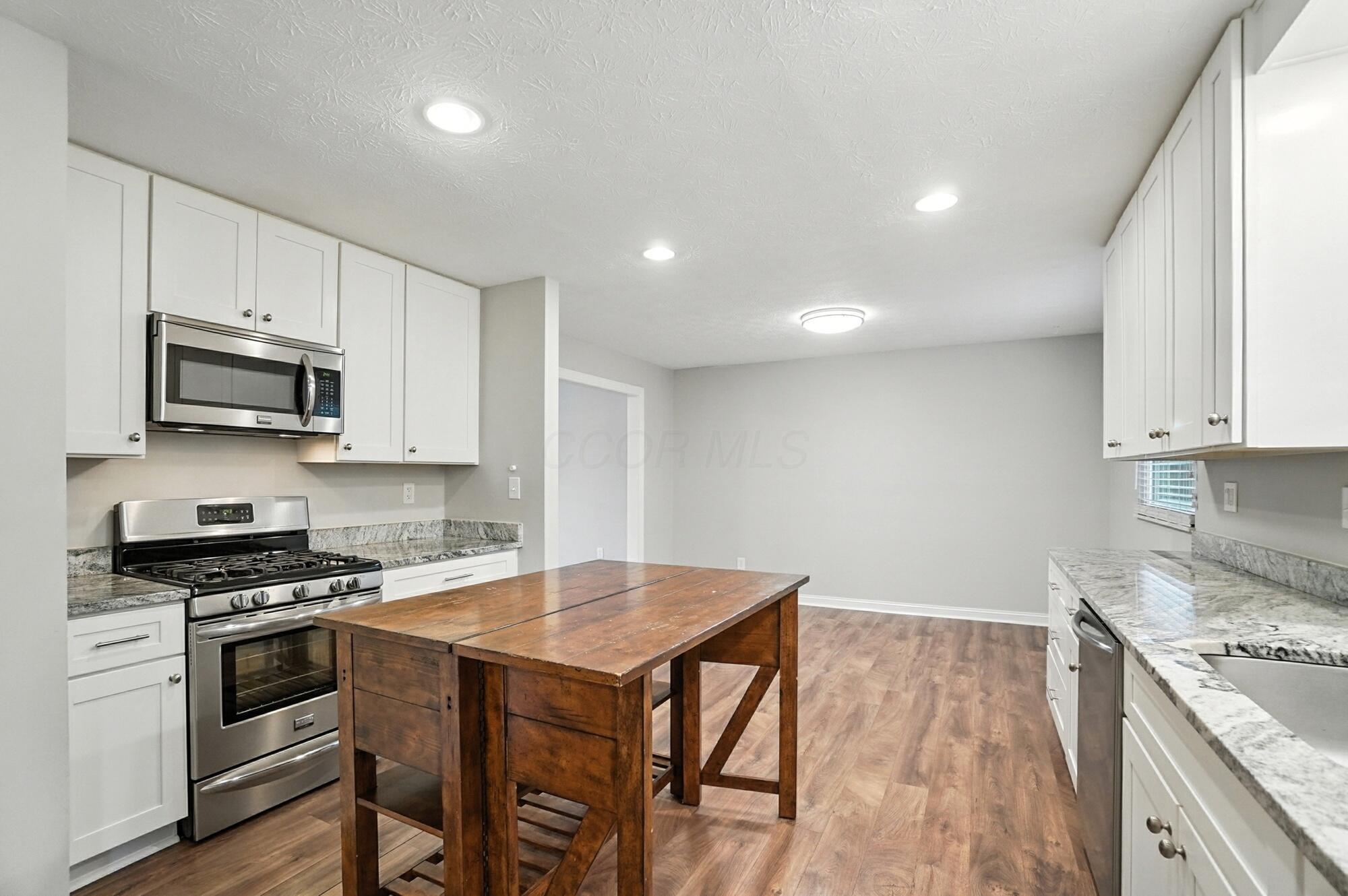2269 Fishinger Road Upper Arlington, OH 43221 - Photo 20 of 107 kitchen
