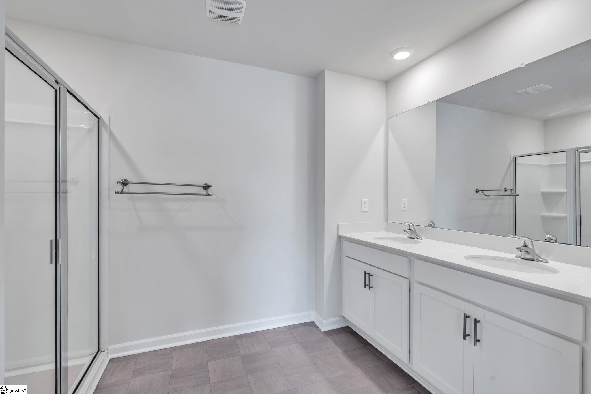 802 Ashwood Way Easley, SC 29640 - Photo 12 of 32