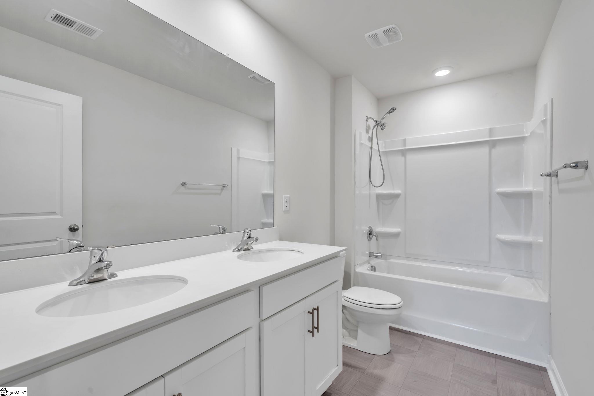 802 Ashwood Way Easley, SC 29640 - Photo 15 of 32