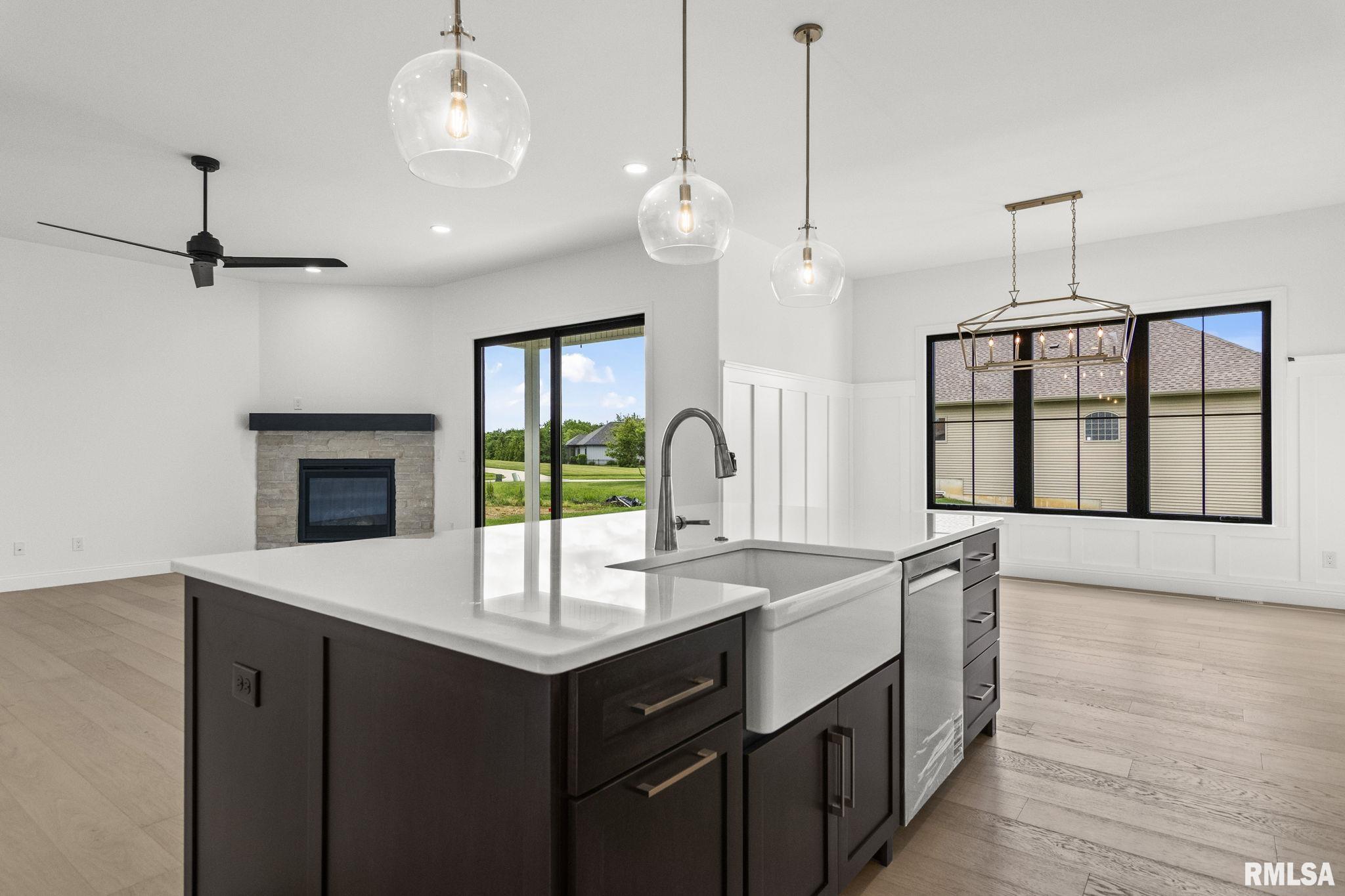 4704 Berkshire Crossing Springfield, IL 62711 - Photo 9 of 46