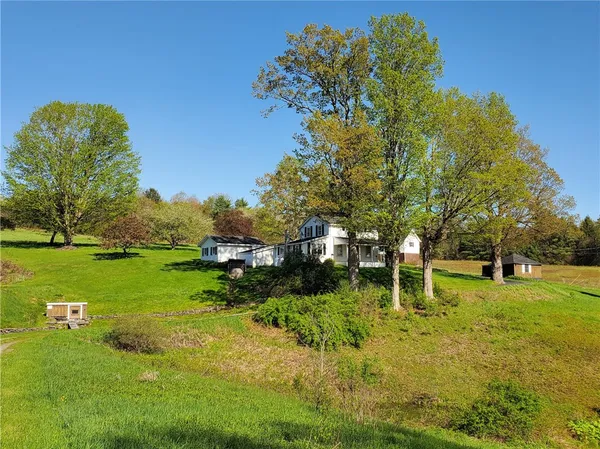 $600,000 | 205 Sullivan Road, Mount Vision, NY 13810