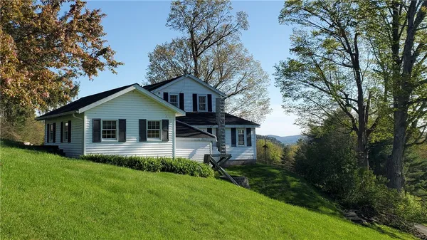 $600,000 | 205 Sullivan Road, Mount Vision, NY 13810