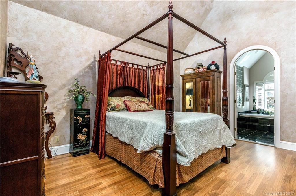 6035 Sharon Road, Unit 10 Charlotte, NC 28210 - Photo 12 of 24 Gallery Image 12