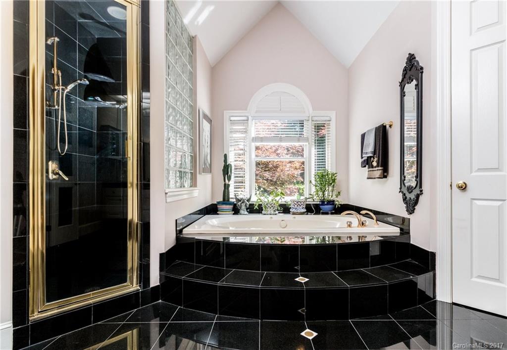 6035 Sharon Road, Unit 10 Charlotte, NC 28210 - Photo 15 of 24 Gallery Image 15