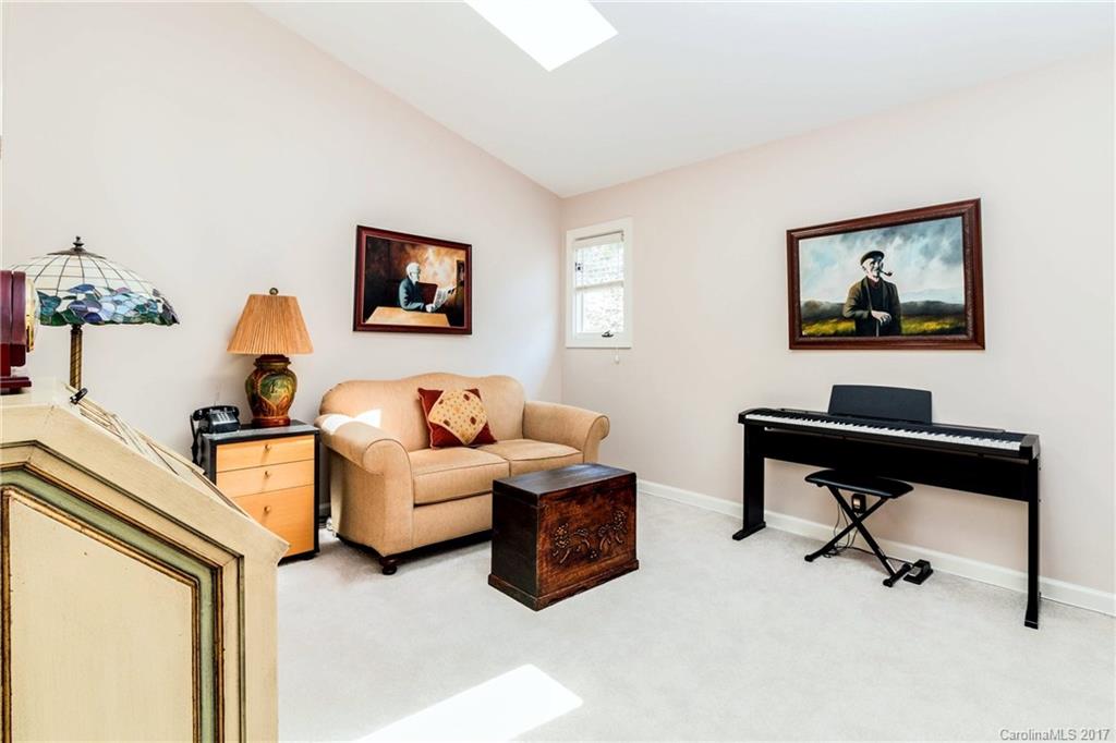 6035 Sharon Road, Unit 10 Charlotte, NC 28210 - Photo 19 of 24 Gallery Image 19
