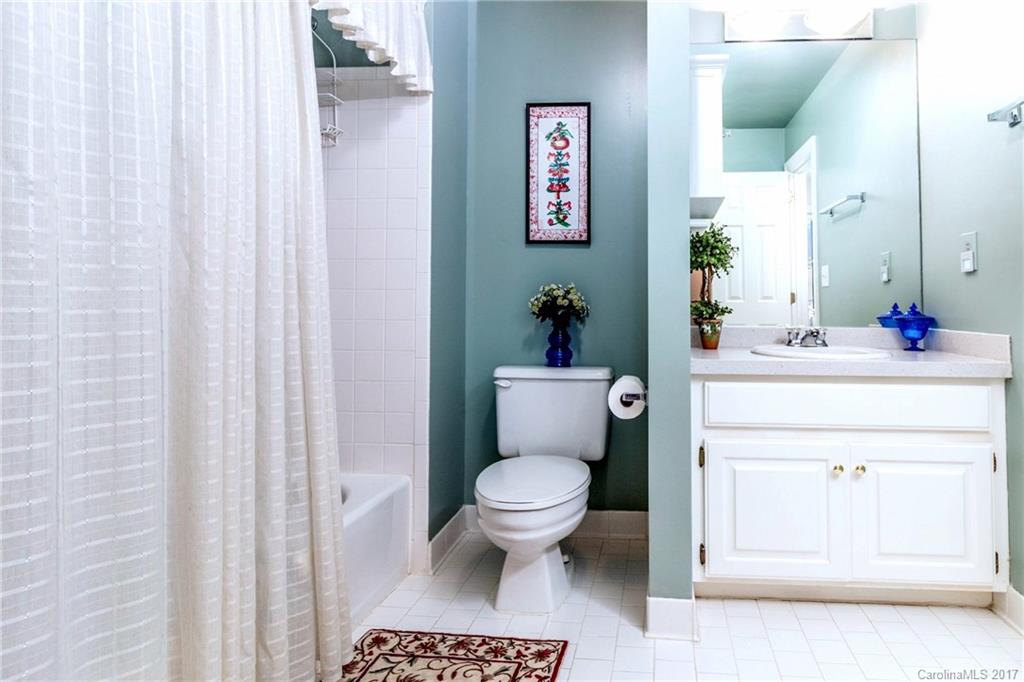 6035 Sharon Road, Unit 10 Charlotte, NC 28210 - Photo 20 of 24 Gallery Image 20
