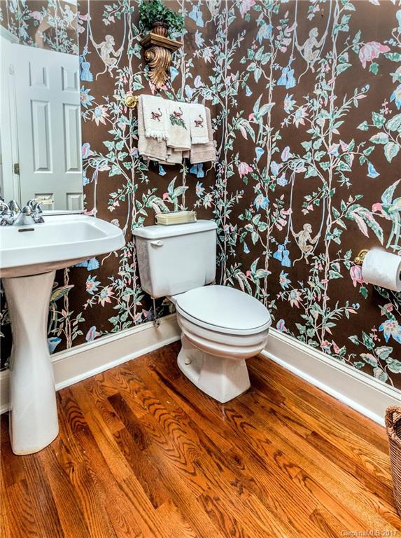 6035 Sharon Road, Unit 10 Charlotte, NC 28210 - Photo 7 of 24 Gallery Image 7