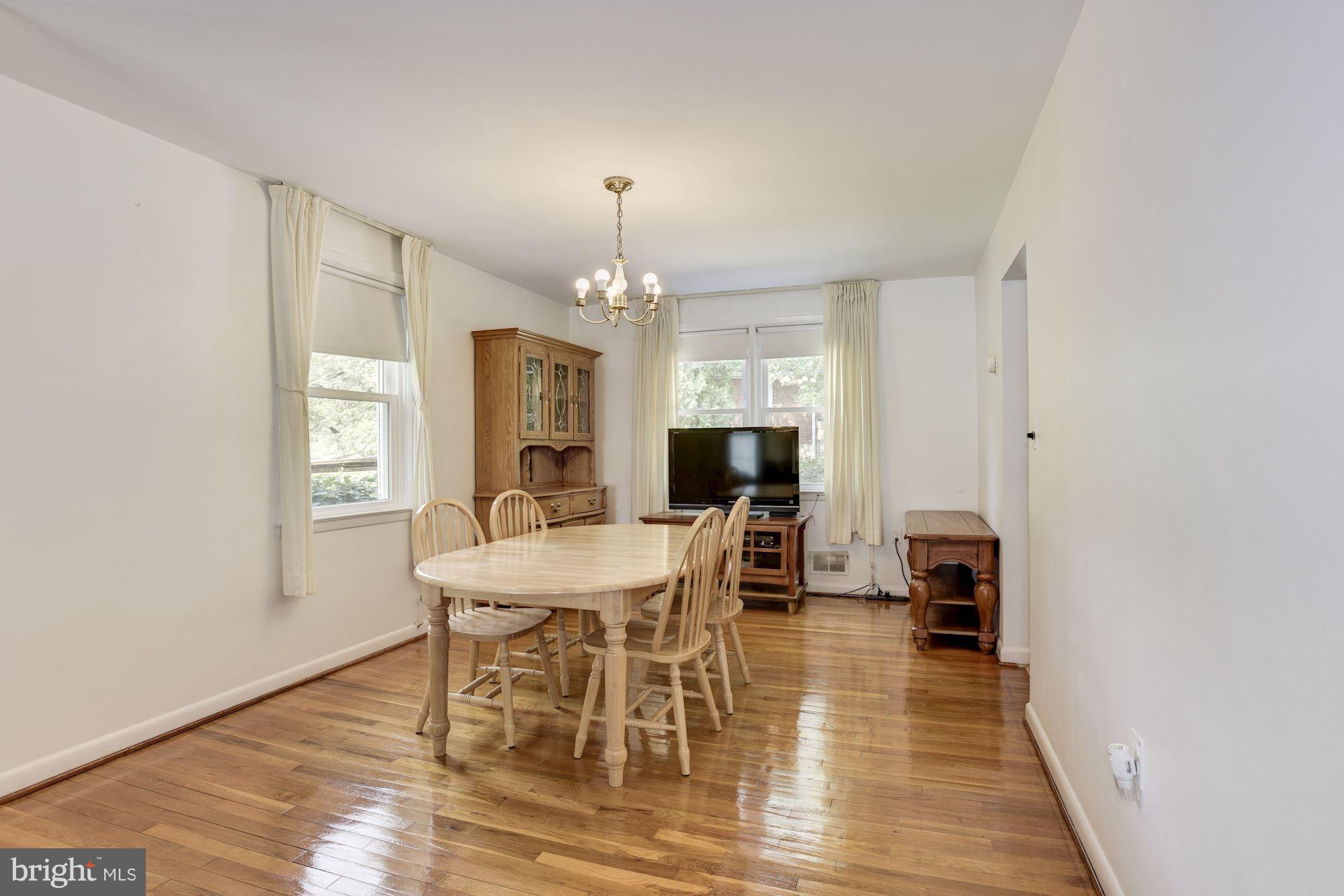 1143 Glendale Road Baltimore, MD 21239 - Photo 11 of 24 Dining Room