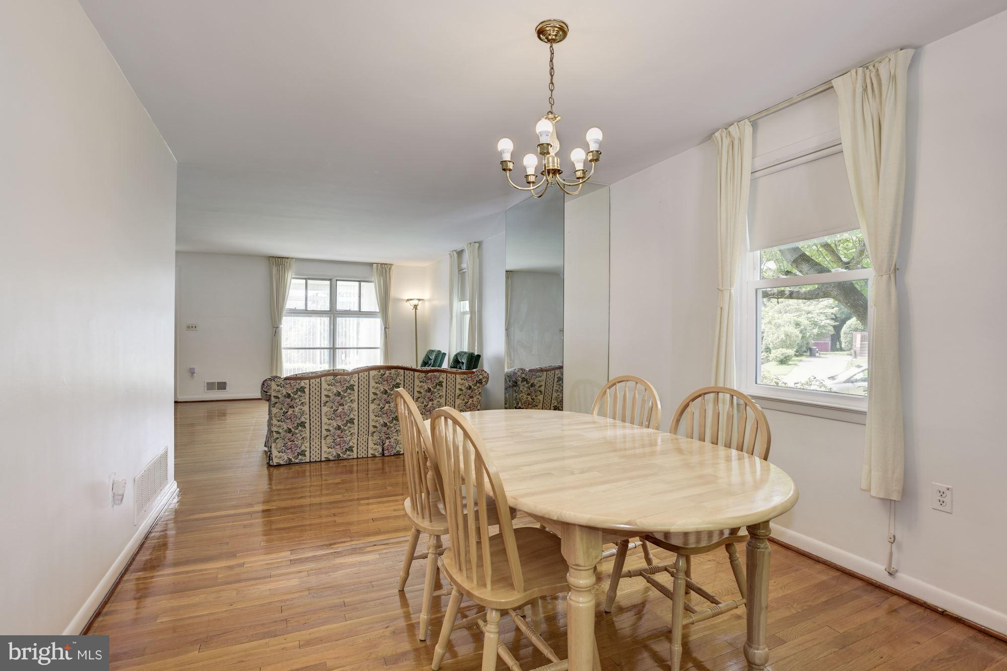 1143 Glendale Road Baltimore, MD 21239 - Photo 12 of 24 Dining Room