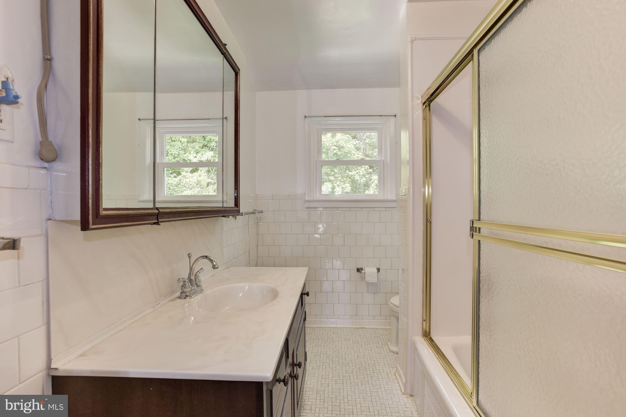 1143 Glendale Road Baltimore, MD 21239 - Photo 17 of 24 Full Bath