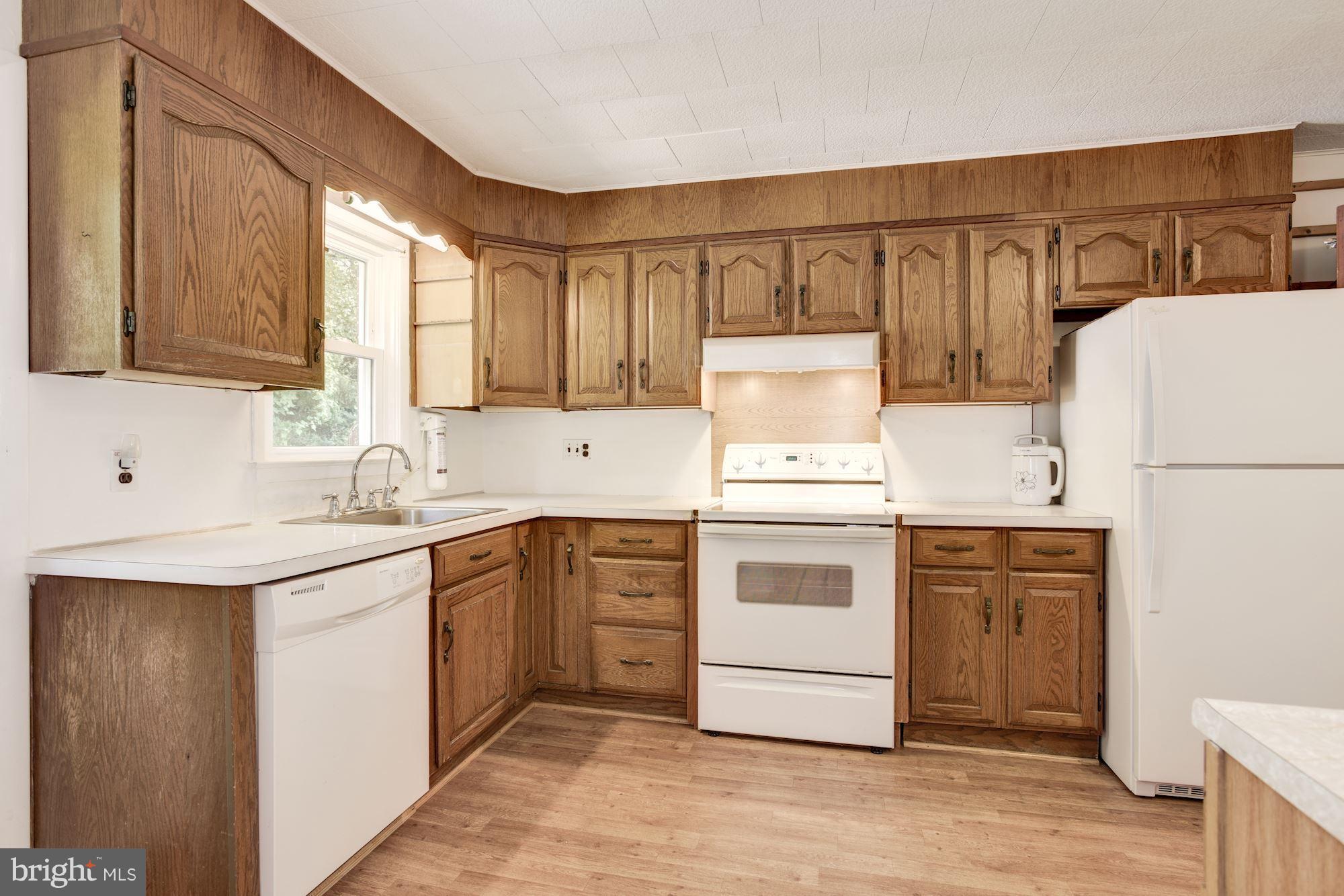 1143 Glendale Road Baltimore, MD 21239 - Photo 6 of 24 Kitchen