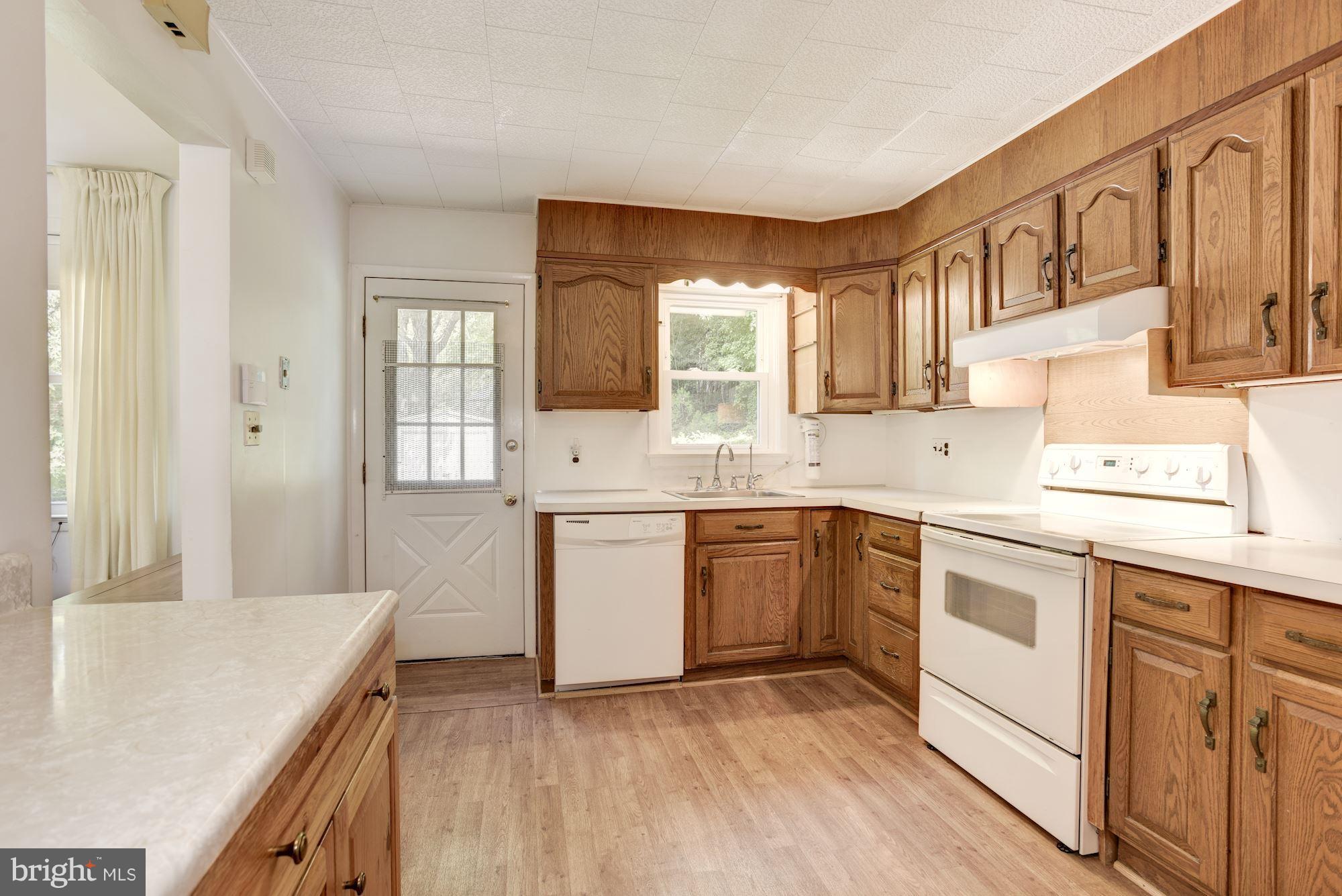 1143 Glendale Road Baltimore, MD 21239 - Photo 8 of 24 Kitchen