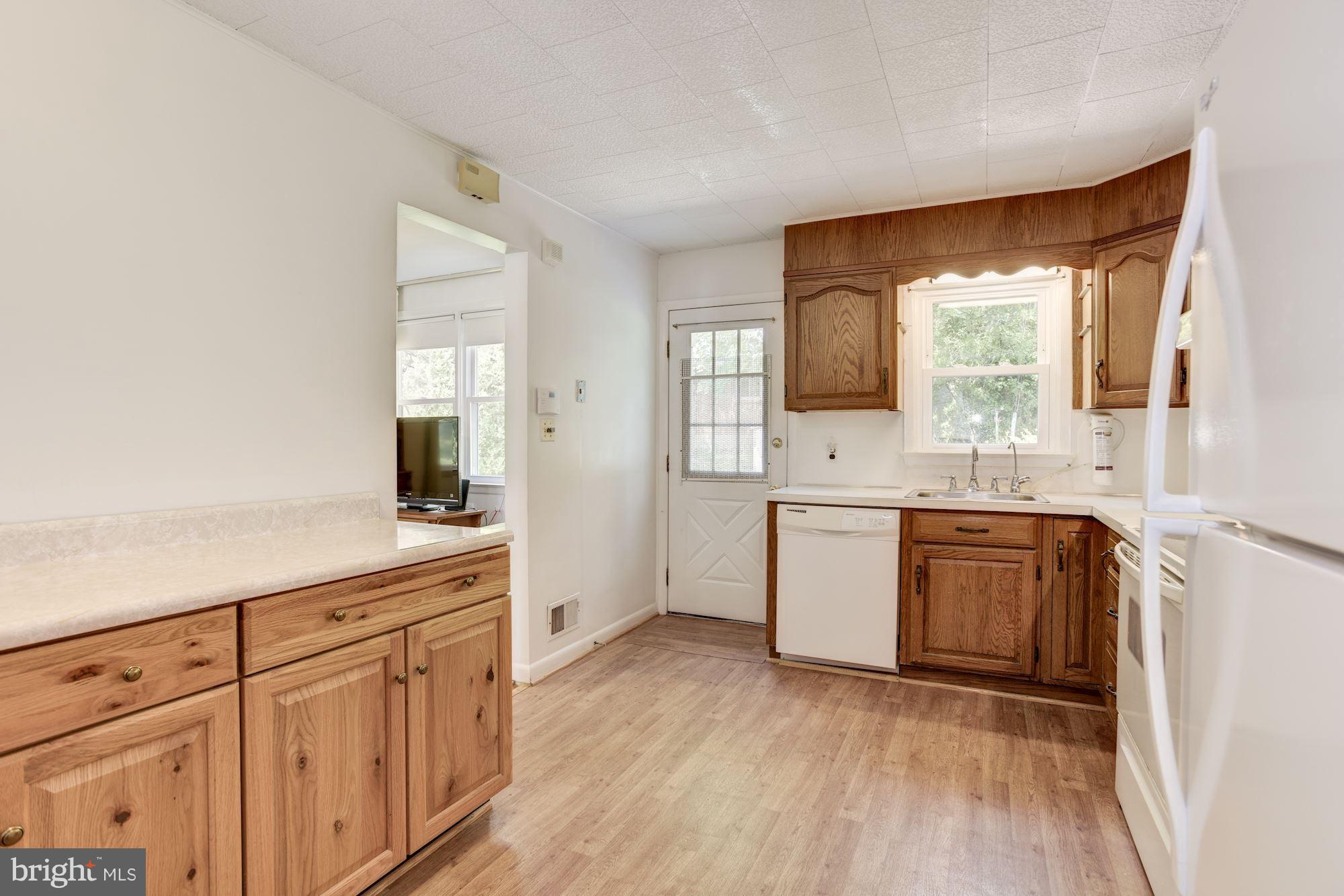 1143 Glendale Road Baltimore, MD 21239 - Photo 9 of 24 Kitchen