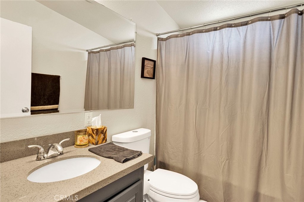 7162 Emily Road Adelanto, CA 92301 - Photo 16 of 74