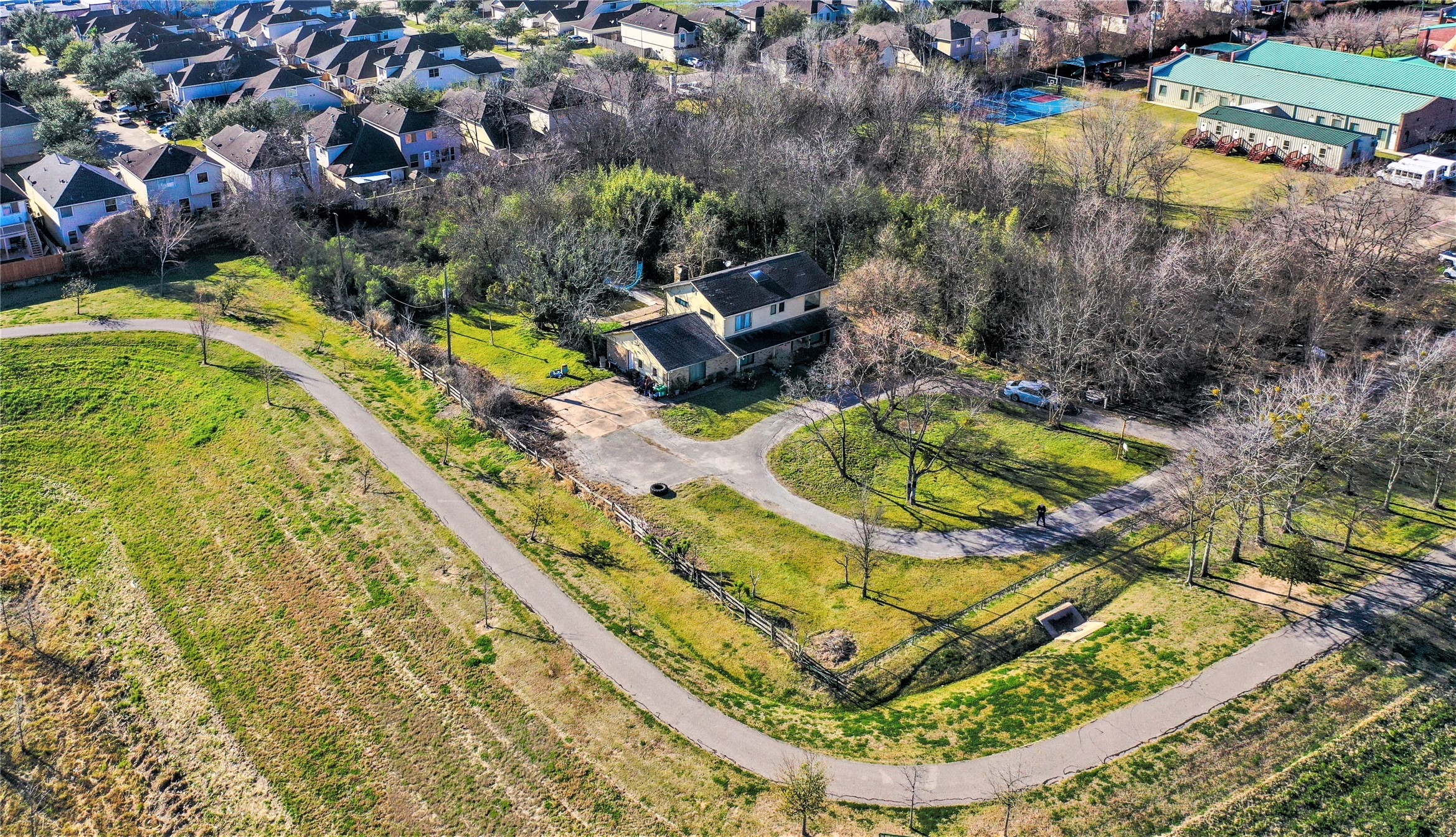 14355 Schiller Road Houston, TX 77082 - Photo 3 of 46