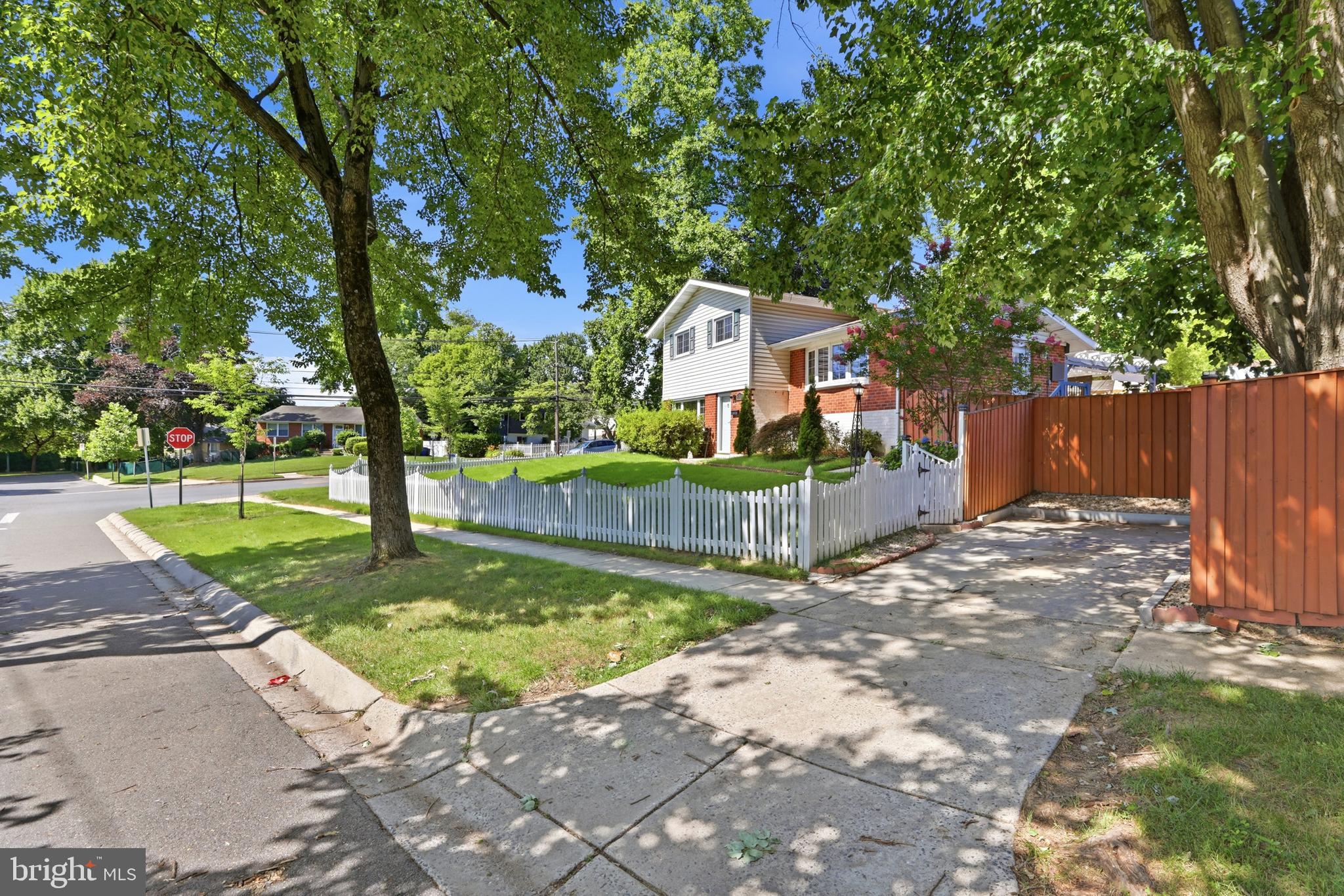 12000 Selfridge Road Silver Spring, MD 20906 - Photo 2 of 28 Driveway