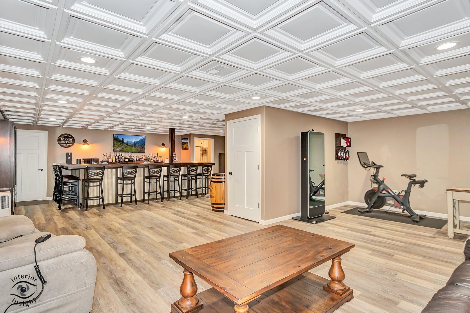 13754 Memorial Drive Manhattan, IL 60442 - Photo 27 of 37 a living room with lots of furniture and a rug