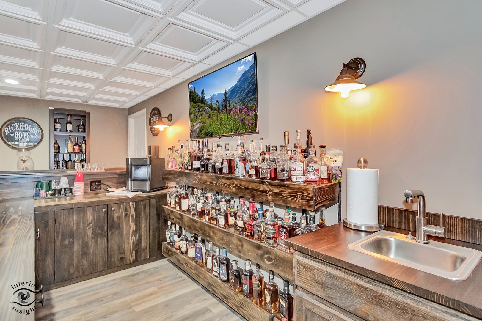 13754 Memorial Drive Manhattan, IL 60442 - Photo 31 of 37 a kitchen filled with lots of appliances and cabinets