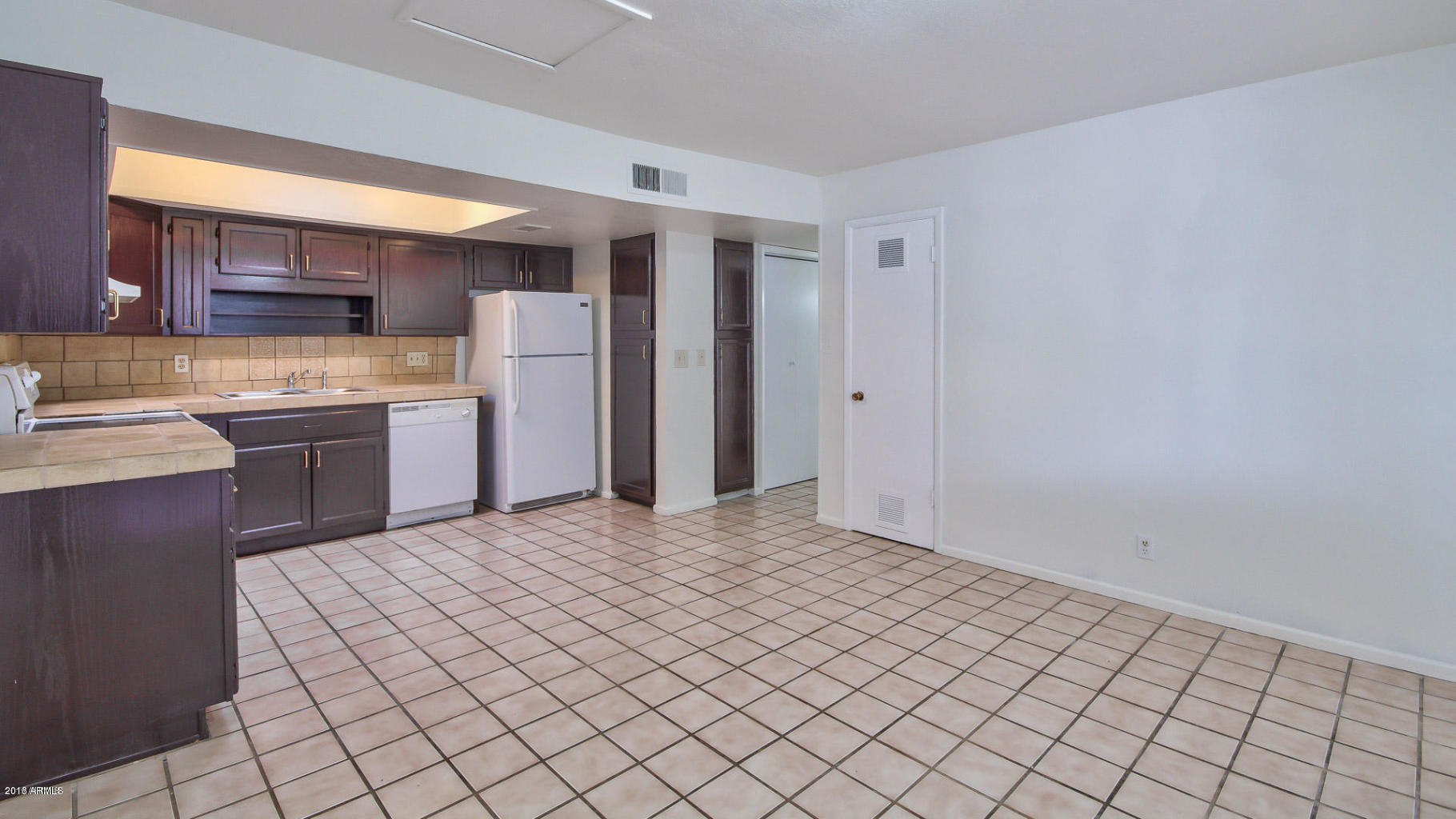 332 North Dobson Road, Unit 37 Mesa, AZ 85201 - Photo 4 of 13 Kitchen3
