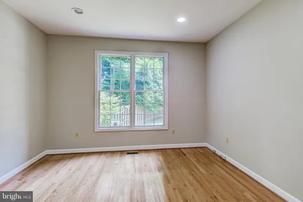 $7,600 | 18 Nantucket Court, Potomac, MD 20854