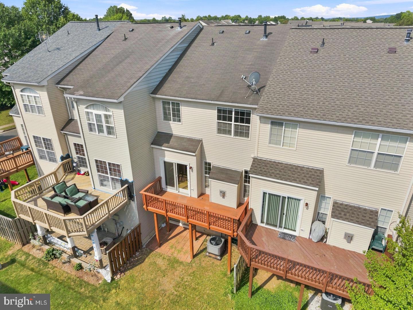 6687 Roderick Loop Gainesville, VA 20155 - Photo 41 of 46 Gallery Image 41