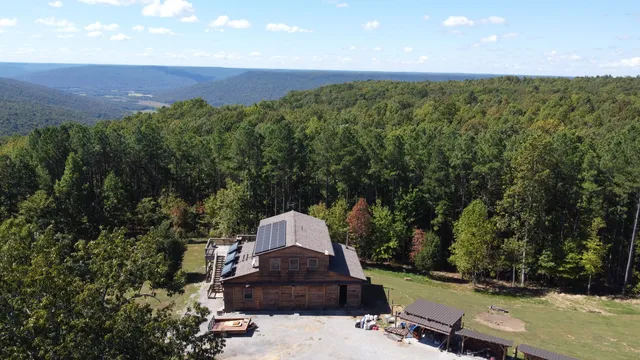 $699,900 | 3128 Browns Trace Road, South Pittsburg, TN 37380