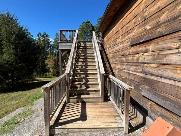 $699,900 | 3128 Browns Trace Road, South Pittsburg, TN 37380