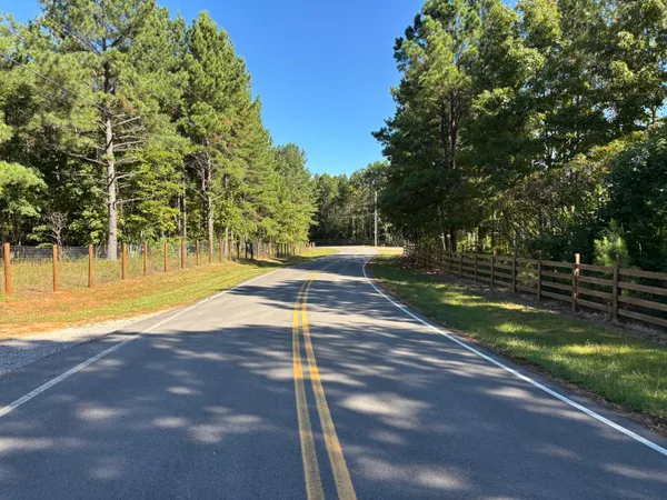 $699,900 | 3128 Browns Trace Road, South Pittsburg, TN 37380