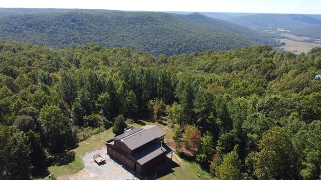 $699,900 | 3128 Browns Trace Road, South Pittsburg, TN 37380