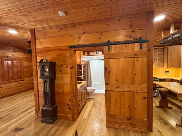 $699,900 | 3128 Browns Trace Road, South Pittsburg, TN 37380