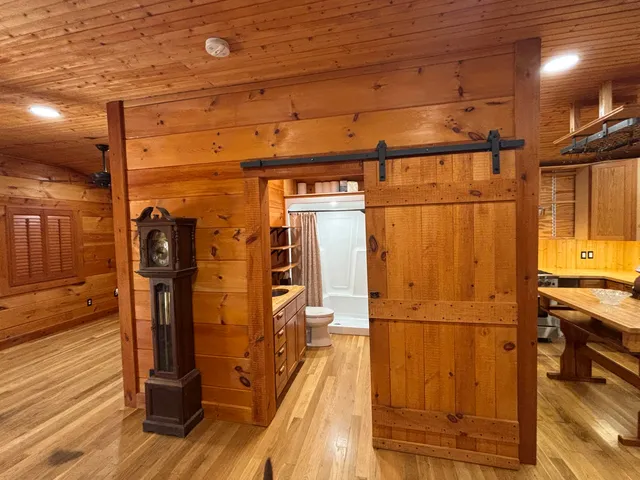 $699,900 | 3128 Browns Trace Road, South Pittsburg, TN 37380