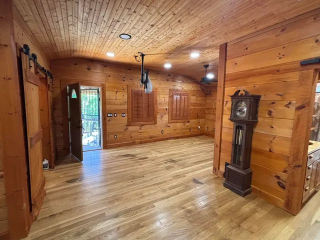 $699,900 | 3128 Browns Trace Road, South Pittsburg, TN 37380
