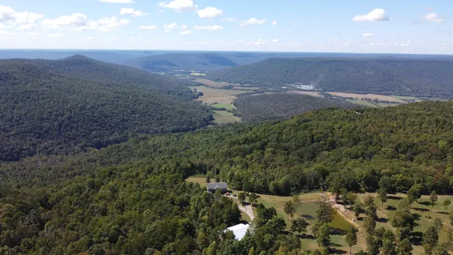 $699,900 | 3128 Browns Trace Road, South Pittsburg, TN 37380