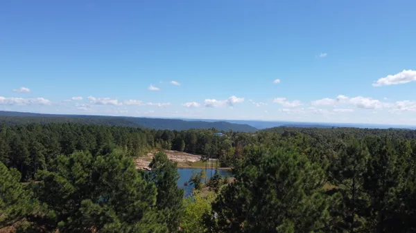 $699,900 | 3128 Browns Trace Road, South Pittsburg, TN 37380