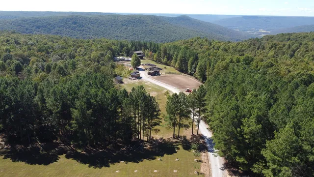 $699,900 | 3128 Browns Trace Road, South Pittsburg, TN 37380