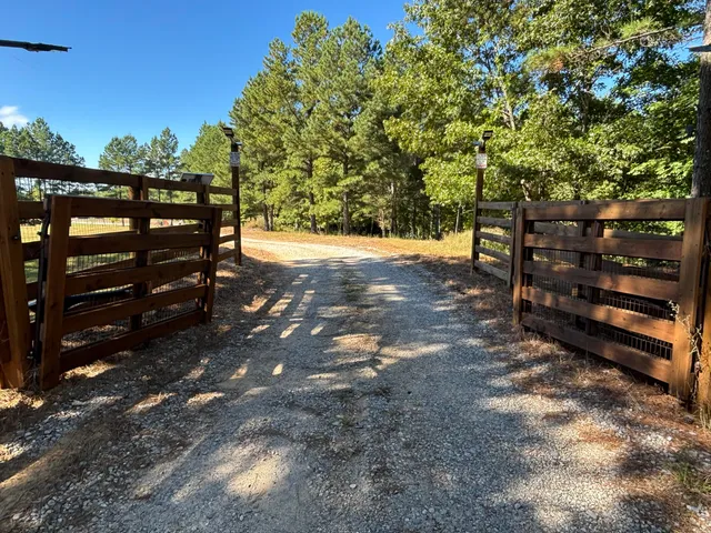 $699,900 | 3128 Browns Trace Road, South Pittsburg, TN 37380