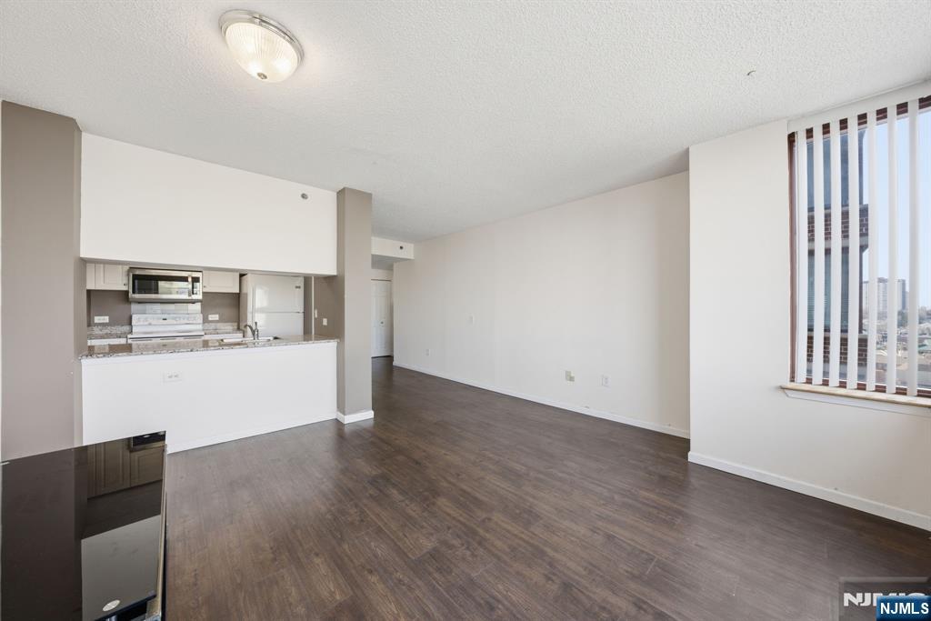 100 Old Palisade Road, Unit 2313 Fort Lee, NJ 07024 - Photo 2 of 12