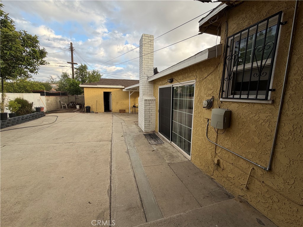 13116 Weidner Street Pacoima, CA 91331 - Photo 3 of 21 a backyard of a house