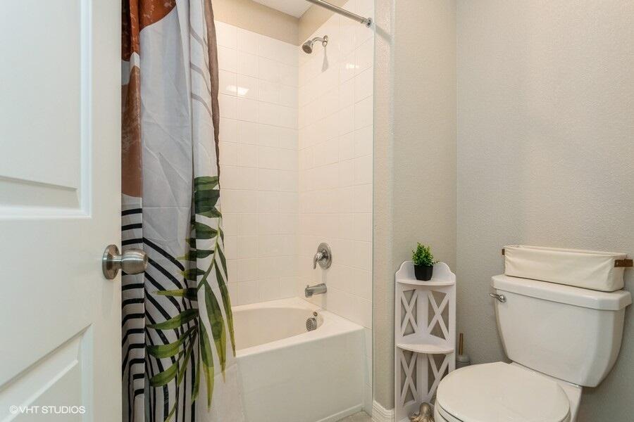 5126 Dandelion Street Apollo Beach, FL 33572 - Photo 36 of 52 2nd Floor - Full Bathroom