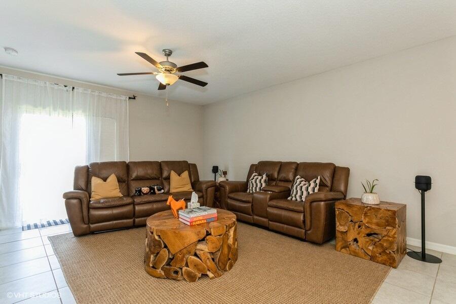 5126 Dandelion Street Apollo Beach, FL 33572 - Photo 10 of 52 Living w/Sliding door to yard