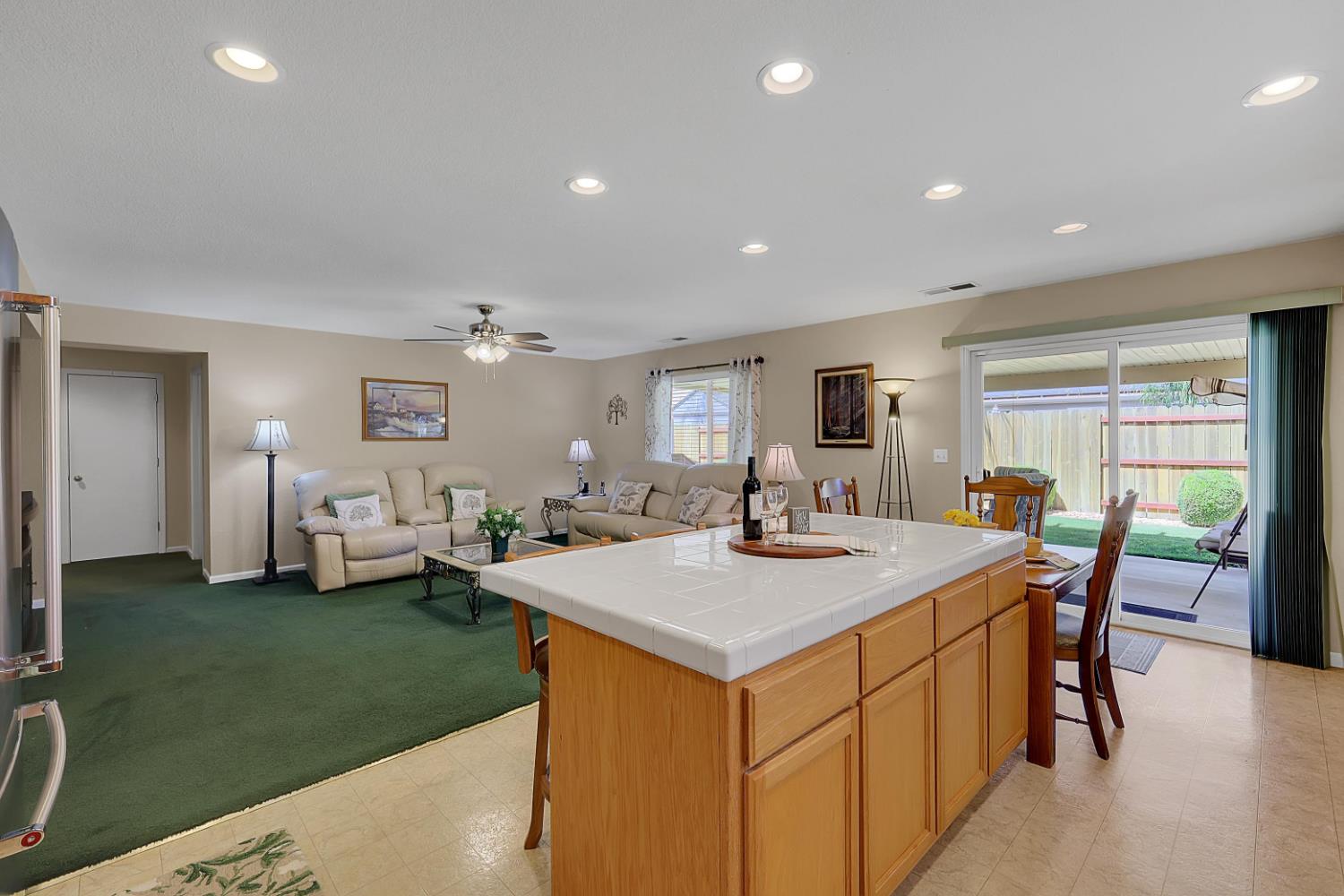 9840 Ellis Way Live Oak, CA 95953 - Photo 23 of 44 a view of a kitchen and dining room