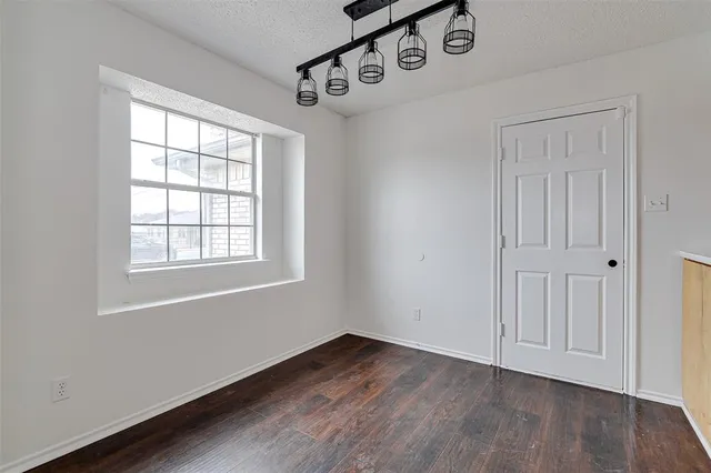 $1,550 | 606 McAnear Street, Cleburne, TX 76033