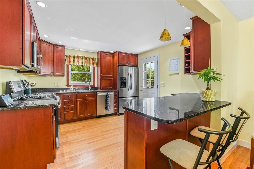 130 Gainsville Road Dedham, MA 02026 - Photo 6 of 40 Gallery Image 6