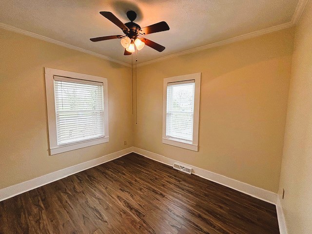 604 Bush Avenue Hurst, IL 62949 - Photo 11 of 26
