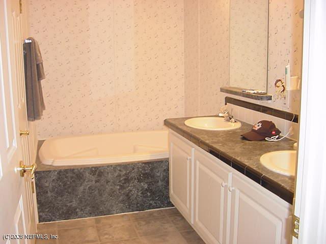 2000 Blue Knoll Road Middleburg, FL 32068 - Photo 7 of 12 Master Bath