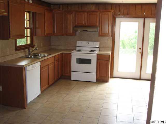 16645 Dooley Road Cleveland, NC 27013 - Photo 2 of 12